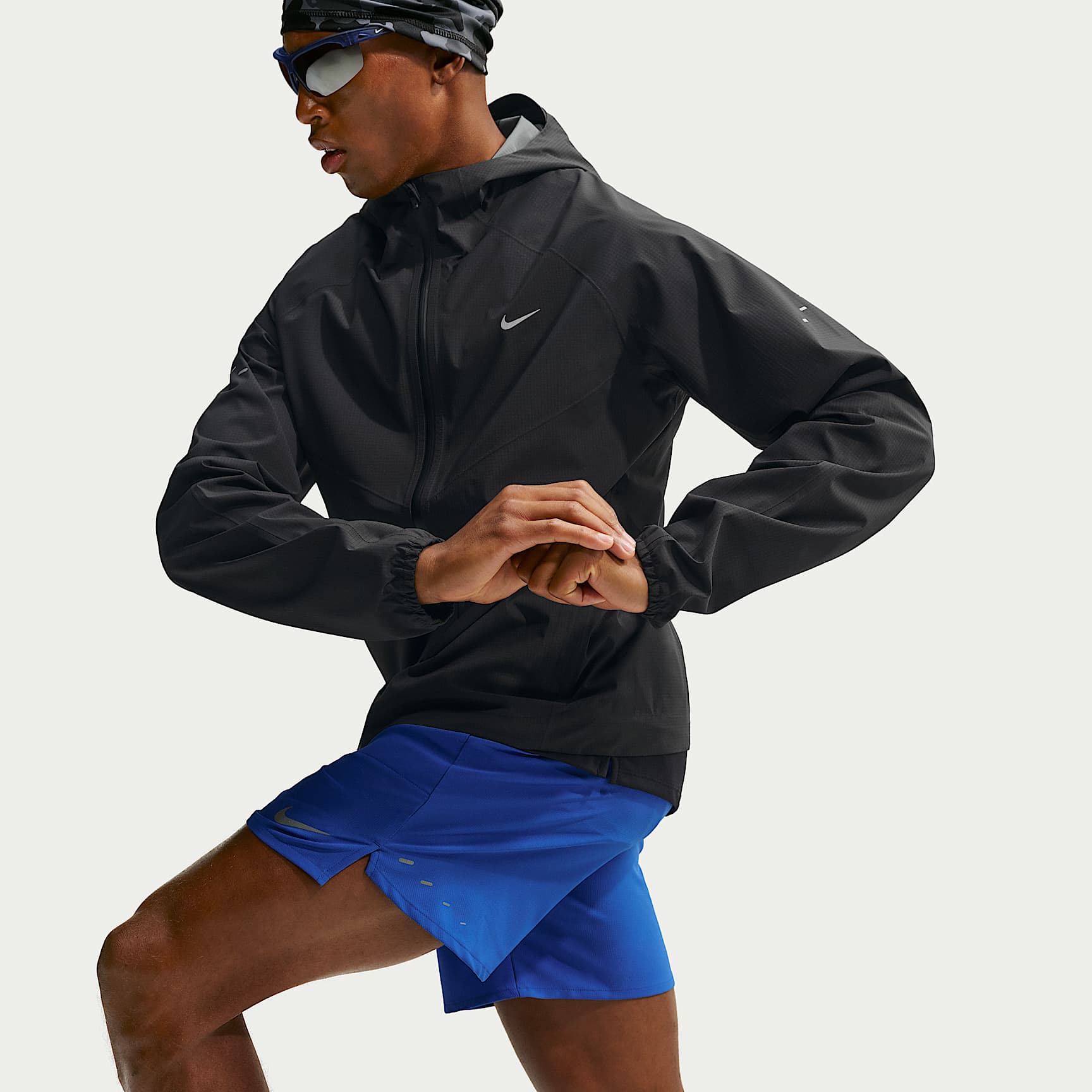 Nike Stride Men's Storm-FIT ADV Waterproof Running Jacket. Nike LU